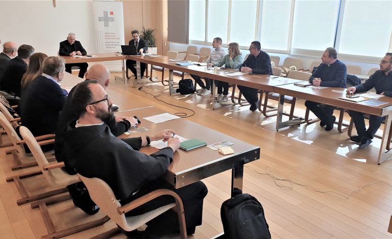 Priopćenje sa Sjednice Vijeća HBK za život i obitelj: Ususret nacionalnom i svjetskom susretu obitelji