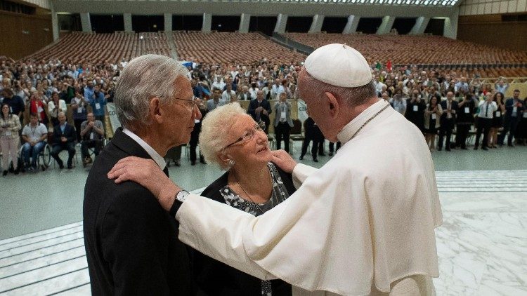 Poruka pape Franje za II. svjetski dan djedova, baka i starijih osoba