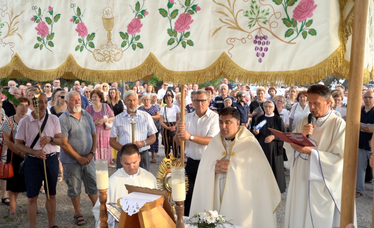 Svetkovinom Tijelova Bog nam želi pokazati koliko nas ljubi i koliko nam ide ususret