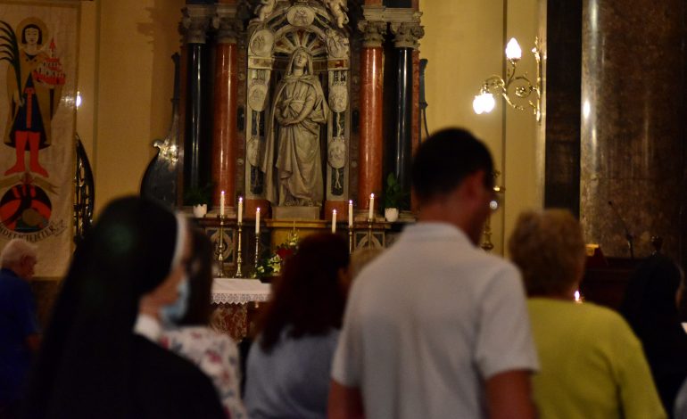 Marija promišlja i sluša Božju riječ