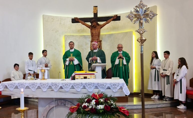  Nadbiskup Uzinić pohodio Župu Srdoči