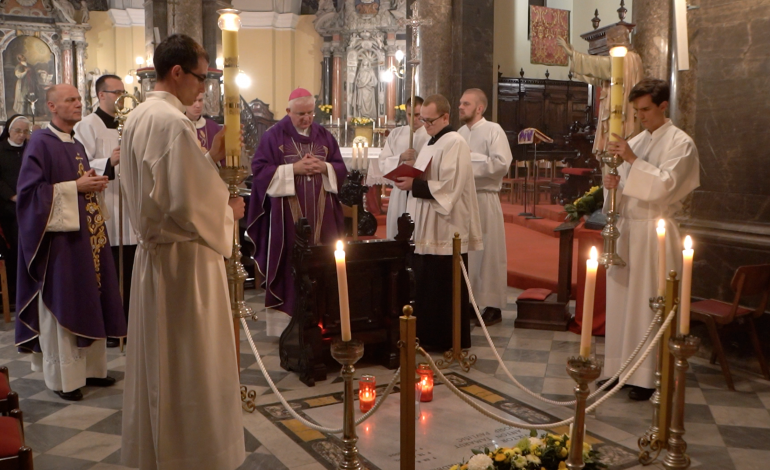 Mons. Uzinić služio misu zadušnicu za pokojne riječko-senjske nadbiskupe