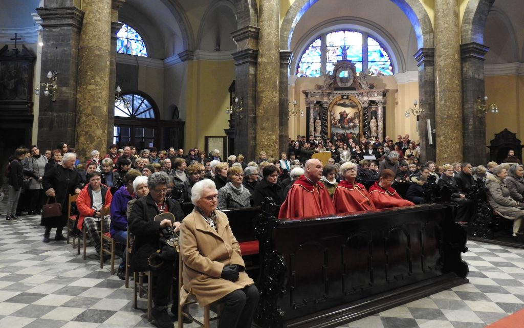 Hodočašćem vjernika delničkog i bakarskog dekanata završena su korizmena hodočašća dekanata Riječke nadbiskupije u katedralu sv. Vida