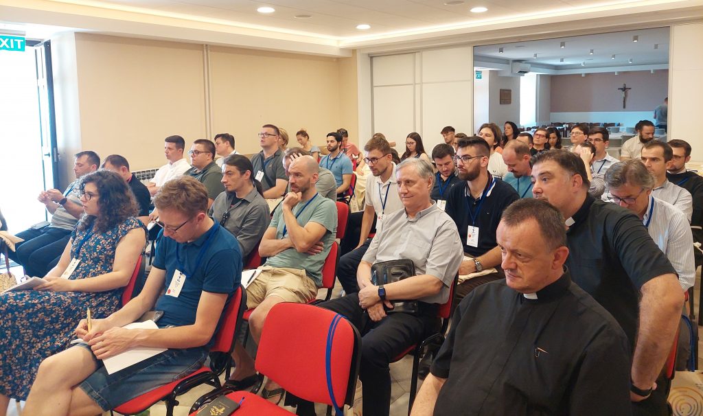 Zajedno promišljati: Kakva smo Crkva i kakva Crkva želimo biti?