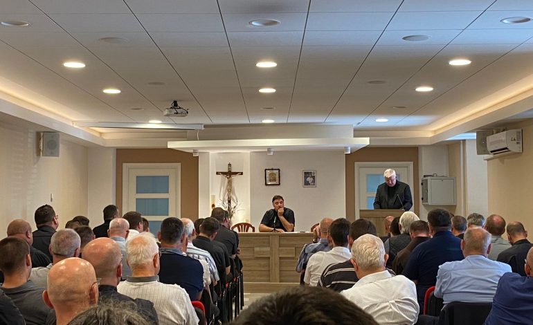  Susret nadbiskupa Uzinića sa svećenicima prigodom početka nove pastoralne godine