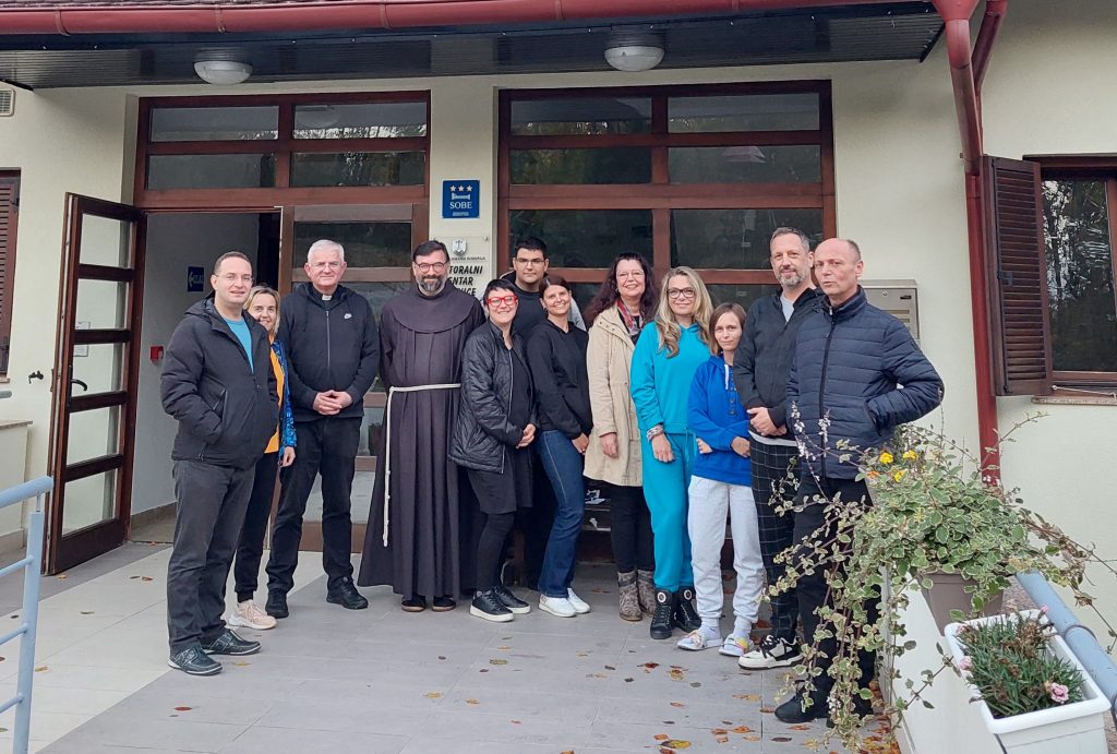 Nadbiskup Uzinić sudjelovao na duhovnim vježbama s djelatnicima Ordinarijata