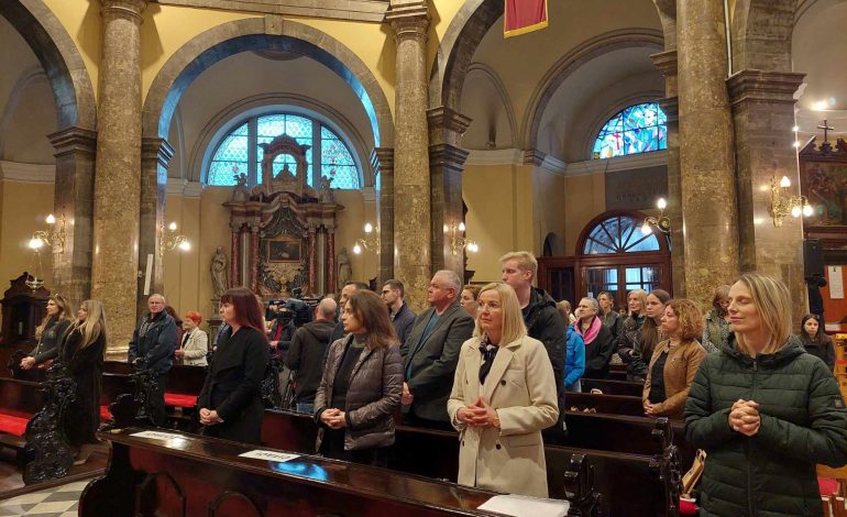 Papa Franjo ljudima našeg vremena daje svjedočanstvo za Isusa.