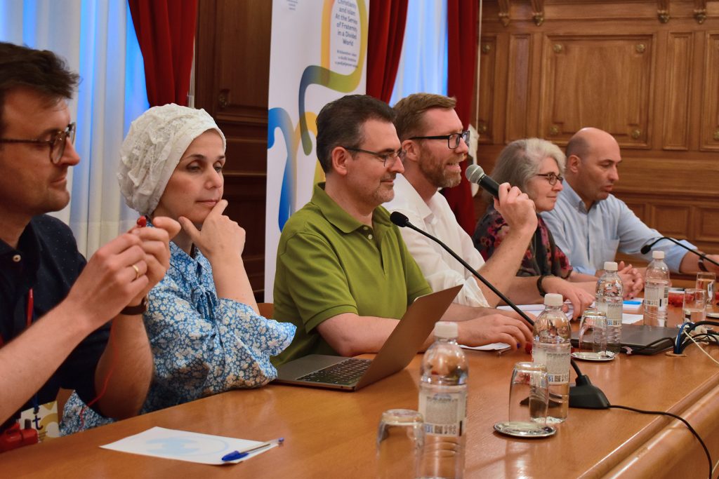 Djelovati zajedno na dobrobit svih ljudi