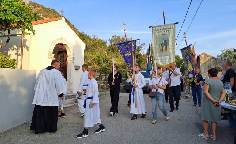 Župe Križišće i Šmrika proslavile spomendan BDM Kraljice