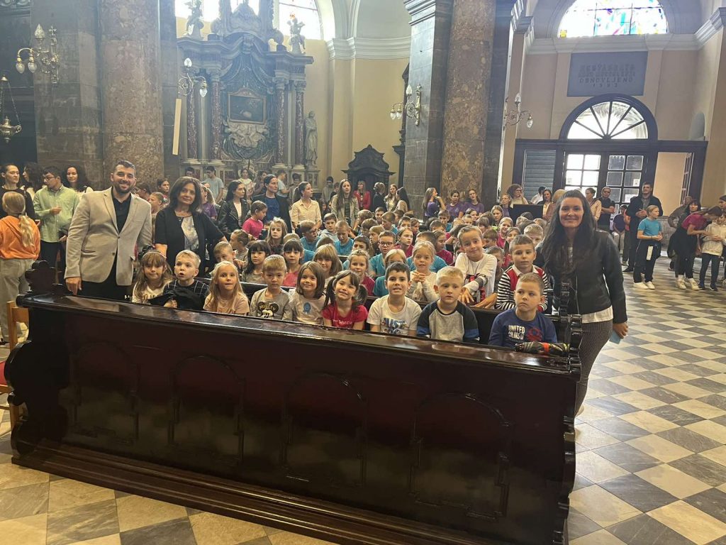 Nedjeljom: Misa za mlade