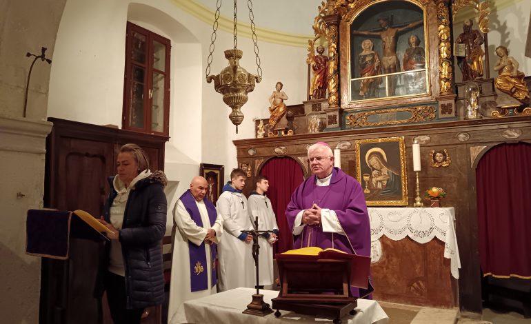 Nadbiskup predvodio misu zornicu u Bakru