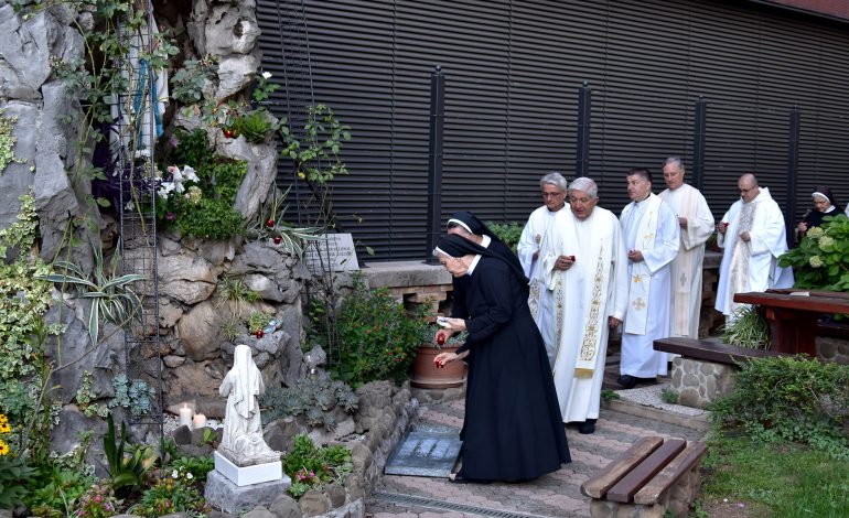 Zahvalno slavlje u samostanu na Pomeriu: S vjerom u Isusa hodamo, bez vjere tonemo