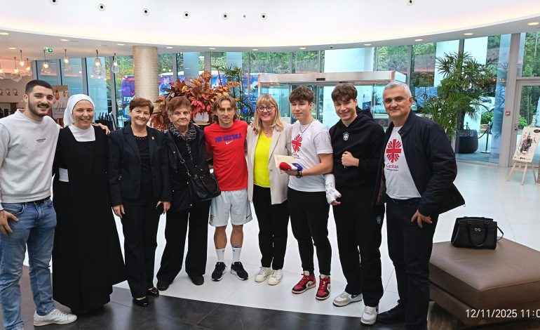 Majke poginulih branitelja i volonteri Caritasa darivali Vatrene