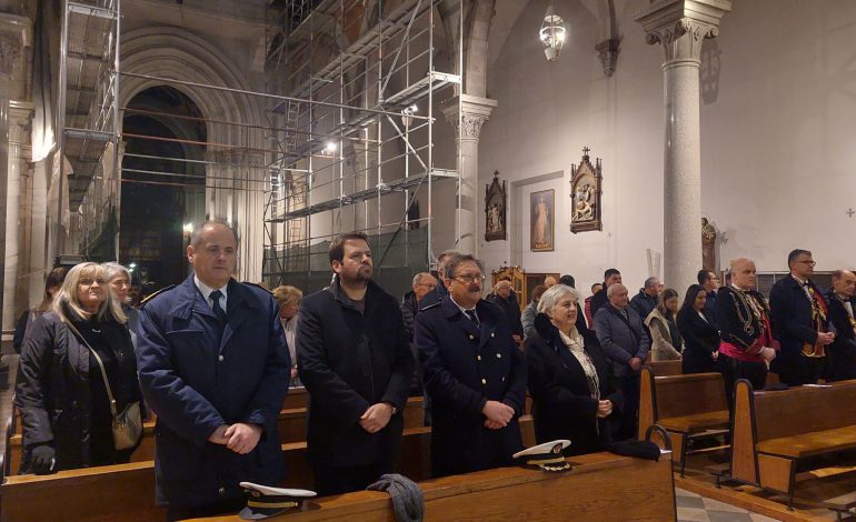 U svakoj oluji života postoje dva stupa koja nikada ne padaju – Isus i Marija