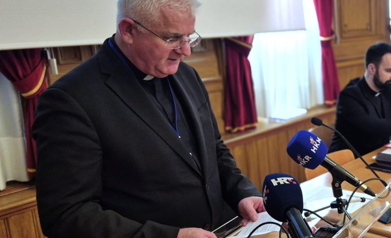 Govor nadbiskupa Mate Uzinića na otvaranju znanstvenog skupa o katoličkim školama