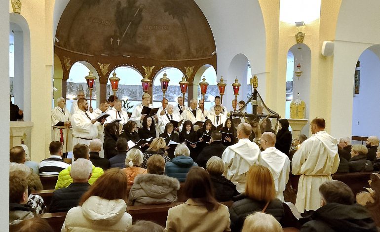  Napjevi procesije Za Križen ispunili opatijsku i kastavsku crkvu