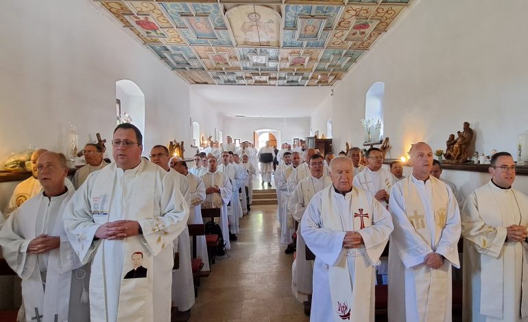 Svećenici na hodočašću Majci Božjoj od Krasna
