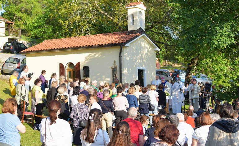 Učeći od Marije darujmo Isusa svima