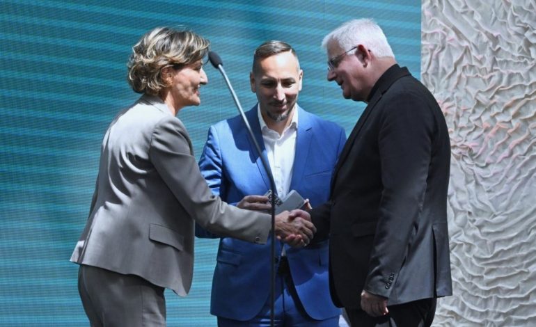 Nadbiskup Mate Uzinić – vizionar godine u kategoriji društvo