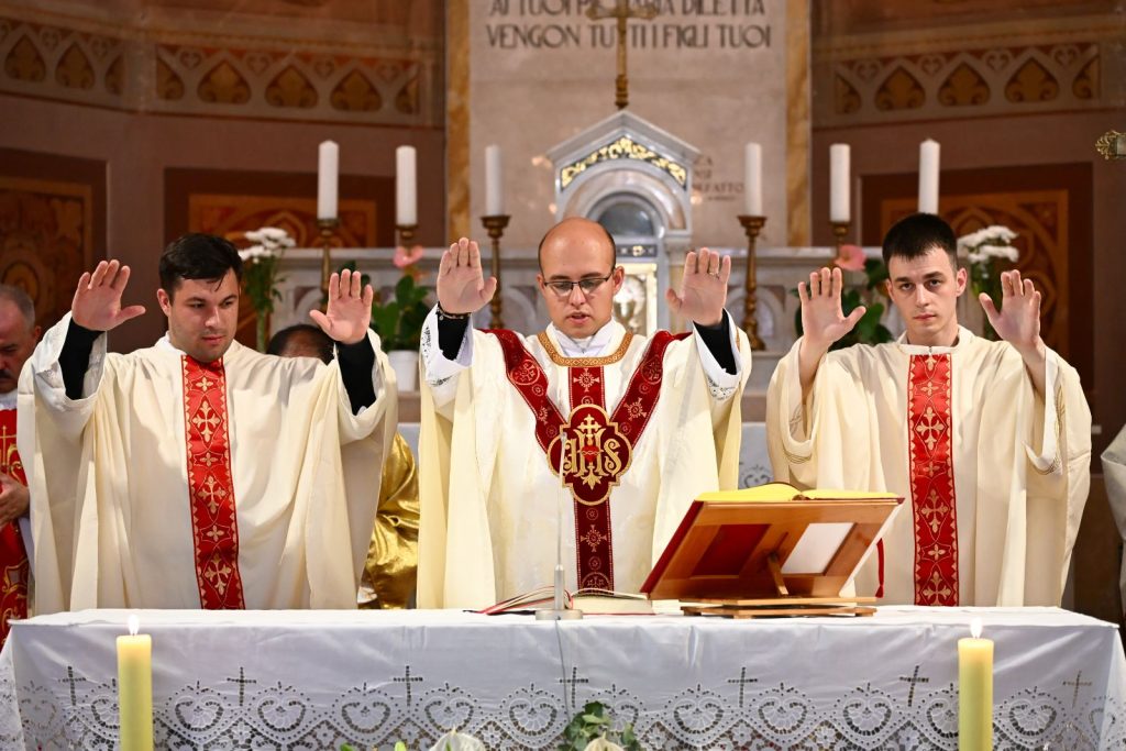 Mlada misa don Nevena Marijana Pejića