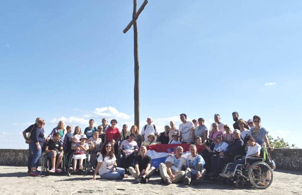 Prava je sreća moći služiti Bogu i ljudima