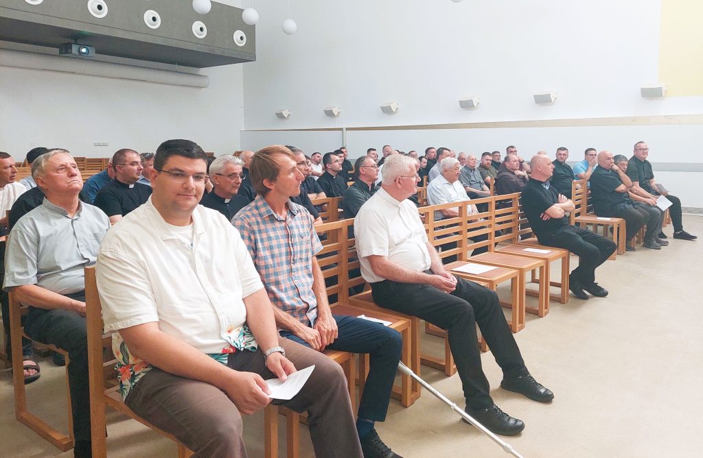 „Učiti živjeti sinodalno“ – poziv na novu etapu zajedničkoga hoda