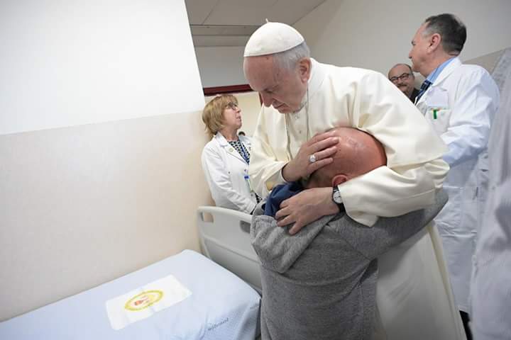 Poruka pape Franje za 29. svjetski dan bolesnika