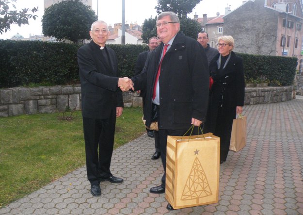 Blagdanski susret nadbiskupa Devčića i gradonačelnika Obersnela