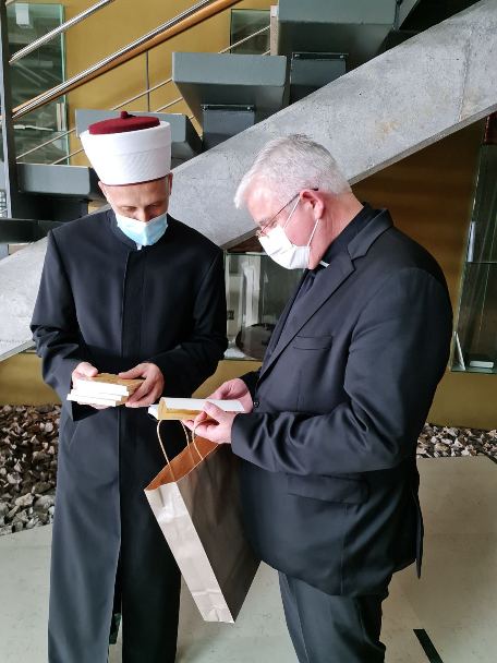 Riječki nadbiskup koadjutor Mate Uzinić pohodio Islamski centar i čestitao Ramazanski bajram