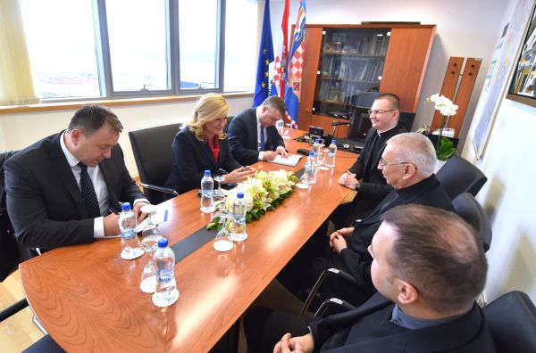 Susret Predsjednice RH i nadbiskupa Devčića