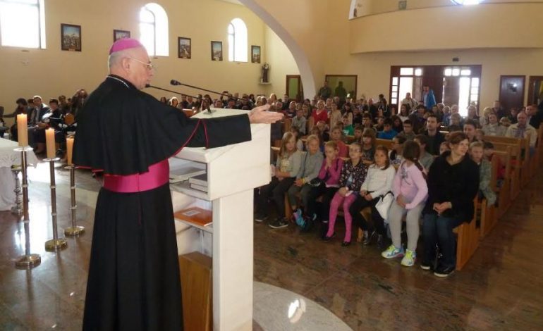 Nadbiskup Devčić pohodio župu Sv. Križa na Srdočima